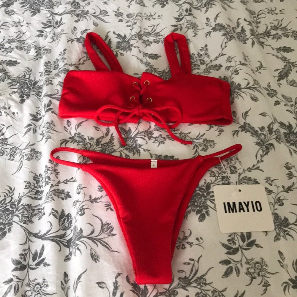 Red ribbed bikini